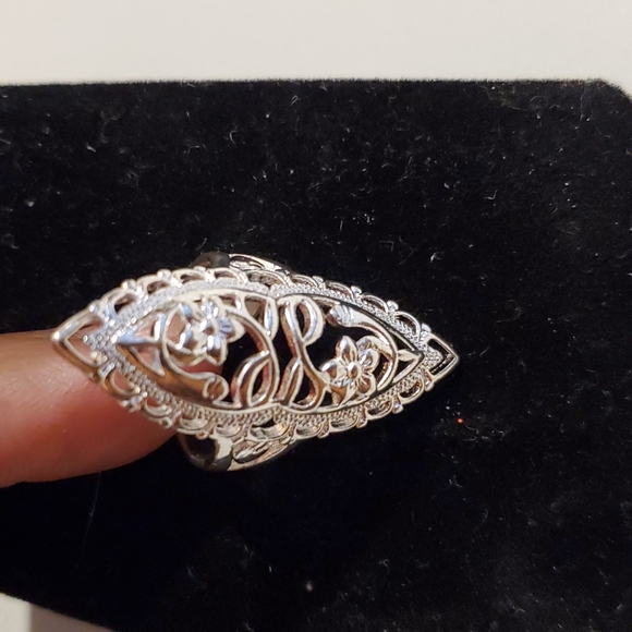NWOT Sterling Silver ring - Picture 2 of 4